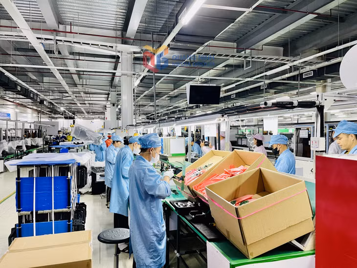 Sản xuất linh kiện điện tử tại Công ty Tonly Việt Nam (KCN Đông Mai, TX Quảng Yên).