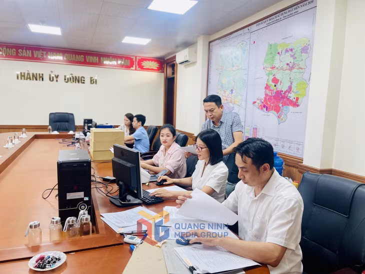 Uỷ ban Kiểm tra Thành uỷ Uông Bí chỉnh lý, lưu trữ các hồ sơ, tài liệu về công tác kiểm tra, giám sát từ năm 1970 đến năm 2025 với tổng số 193 hộp tài liệu, 434 bộ hồ sơ.