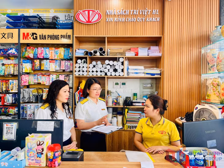 Với sự hỗ trợ, hướng dẫn từ Đội thuế Hạ Long, việc triển khai hóa đơn khởi tạo từ máy tính tiền giúp cho Nhà sách Trí Việt nhiều lợi ích trong quản lý, kinh doanh.