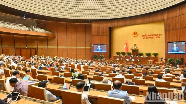 Quang cảnh phiên họp. (Ảnh: BÙI GIANG)