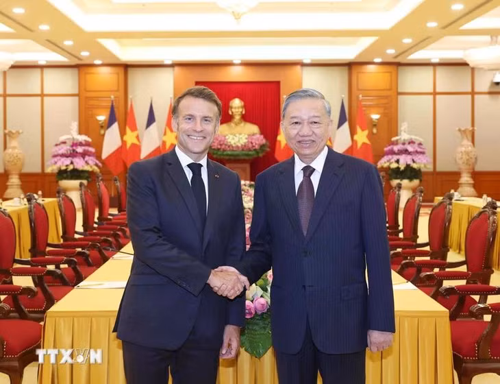 Tổng Bí thư Tô Lâm tiếp Tổng thống Pháp Emmanuel Macron. (Ảnh: Thống Nhất/TTXVN)
