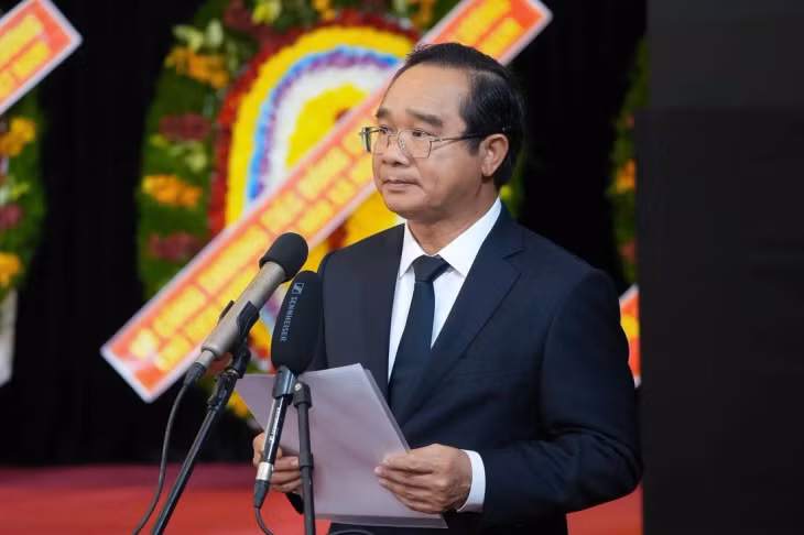 Chủ tịch UBND TP.HCM Nguyễn Văn Được - trưởng Ban Tổ chức lễ viếng và lễ truy điệu nguyên Chủ tịch nước Trần Đức Lương tại TP.HCM - phát biểu cảm tạ - Ảnh: HỮU HẠNH