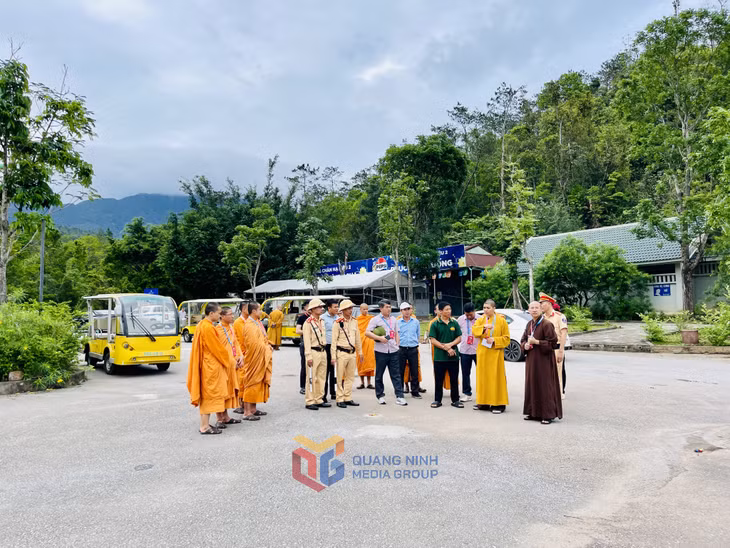 Ban Tổ chức phối hợp với Đội CSGT đường bộ số 1 (Công an tỉnh) để lên phương án thuận tiện nhất cho nhân dân và du khách đến chiêm bái xá lợi Phật.