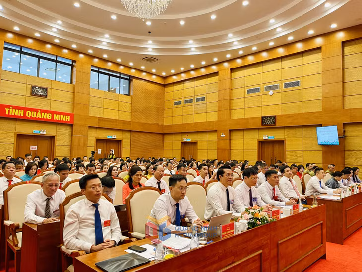 Các đại biểu và đảng viên dự Đại hội Đảng bộ Sở NN&amp;MT tỉnh Quảng Ninh, nhiệm kỳ 2025-2030.