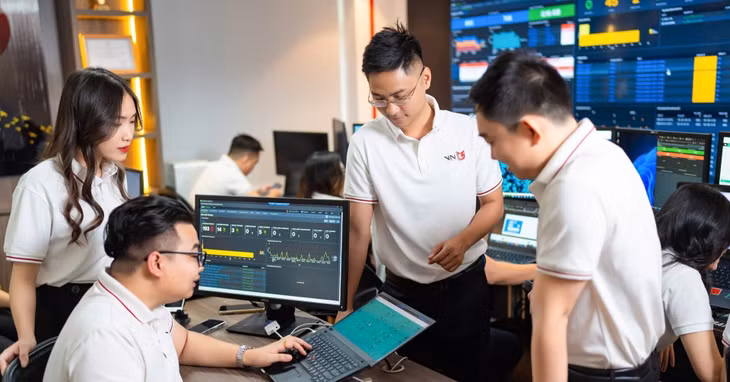 Theo đại diện NCA, có tới 35,56% chỉ bố trí được chưa quá 5 nhân sự an ninh mạng, trong khi để trực SOC 24/7 với mô hình 3 ca 4 kíp thì cần tối thiểu từ 8 – 10 vị trí. Ảnh minh họa: P.L