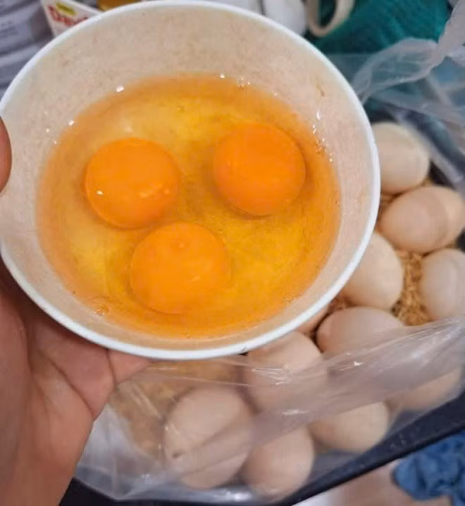 Trứng từ lâu đã được xem là nguồn protein chất lượng cao với hàm lượng khoảng 6-7g protein/quả. Ảnh: Quang Minh.