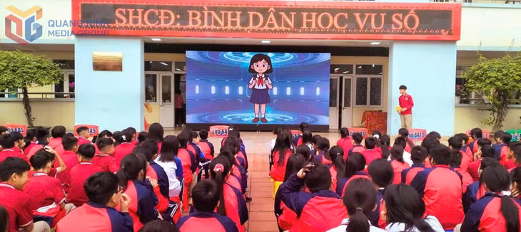 Trường THCS Lê Văn Tám (TP Hạ Long) phát động phong trào "Bình dân học vụ số" tới toàn thể giáo viên và học sinh.