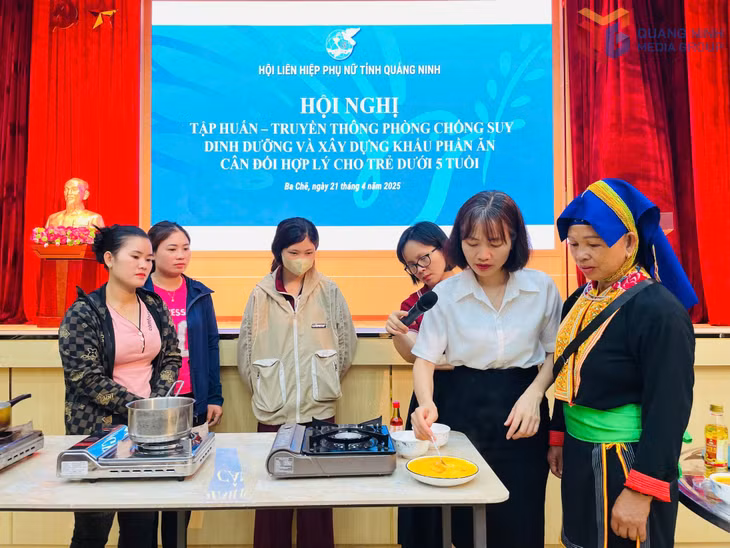 Hội nghị tập huấn phòng chống suy dinh dưỡng và xây dựng khẩu phần ăn hợp lý cho trẻ dưới 5 tuổi tại huyện Ba Chẽ.