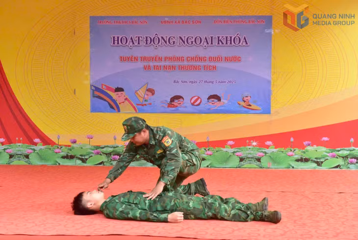 Hướng dẫn kỹ năng sơ cứu đuối nước cho học sinh