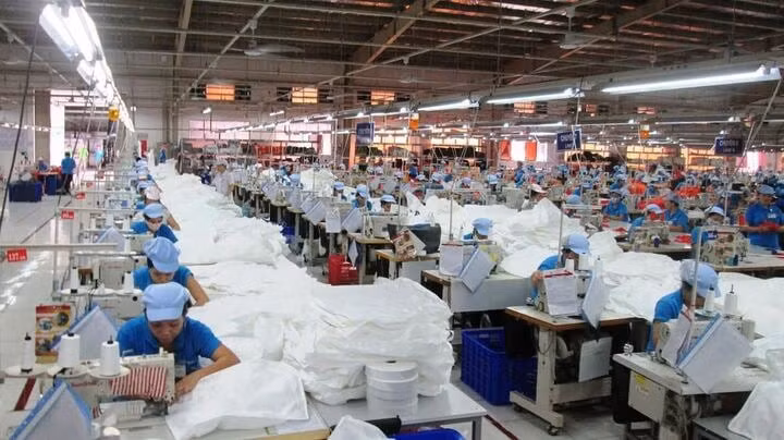 Chính phủ yêu cầu rà soát, loại bỏ những điều kiện cản trở sự phát triển của doanh nghiệp tư nhân trước 31/12/2025. (Ảnh minh họa)