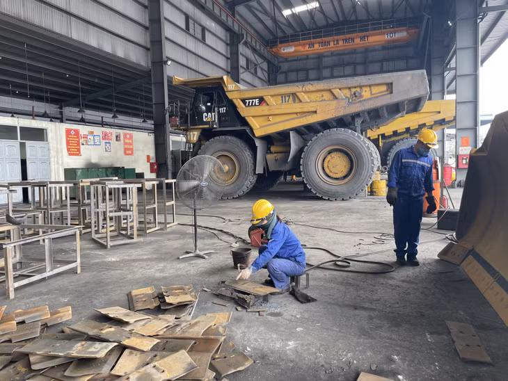 Phân xưởng Sửa chữa ô tô Công ty CP Than Hà Tu.