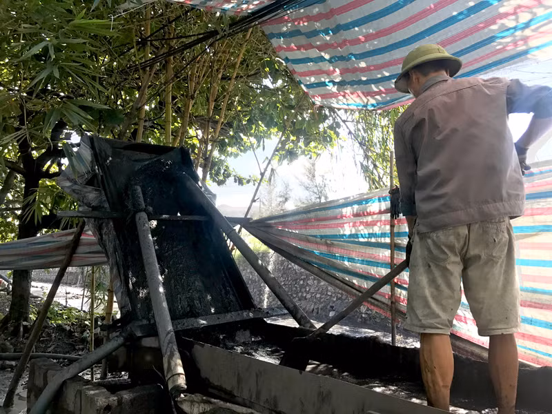 Tranh thủ những ngày nông nhàn, người lao động từ các địa phương khác ra Cẩm Phả kiếm thêm thu nhập.