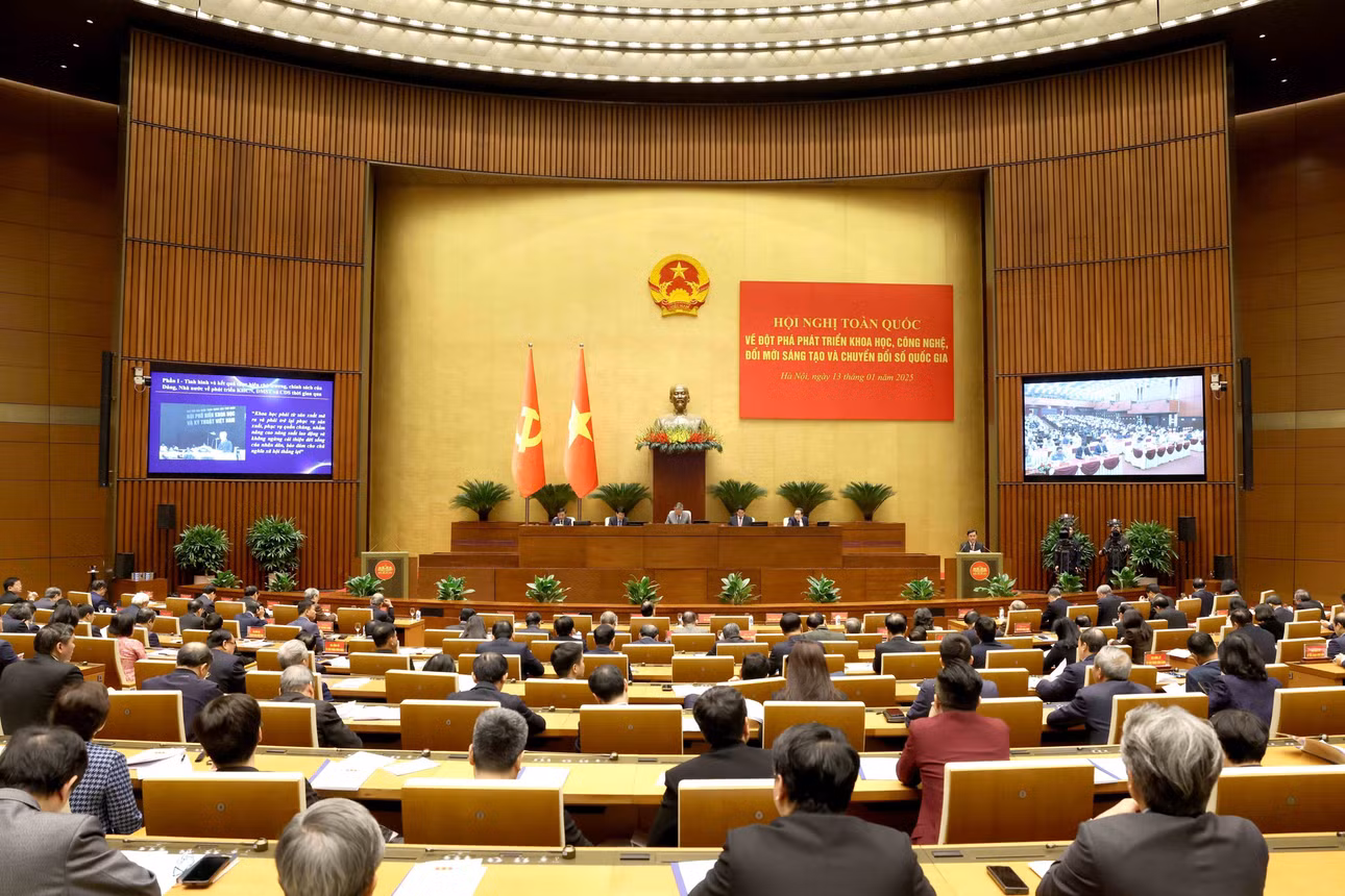 Hội nghị toàn quốc về đột phá phát triển khoa học, công nghệ, đổi mới sáng tạo và chuyển đổi số quốc gia tại điểm cầu Hội trường Diên Hồng-Nhà Quốc hội. (Ảnh: Phương Hoa/TTXVN)