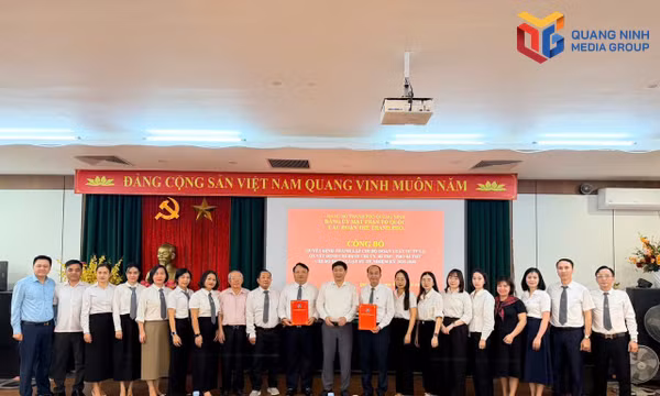 Công bố quyết định thành lập Chi bộ Đoàn Luật sư Quảng Ninh