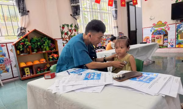 Mở rộng phổ cập, nâng chất giáo dục mầm non
