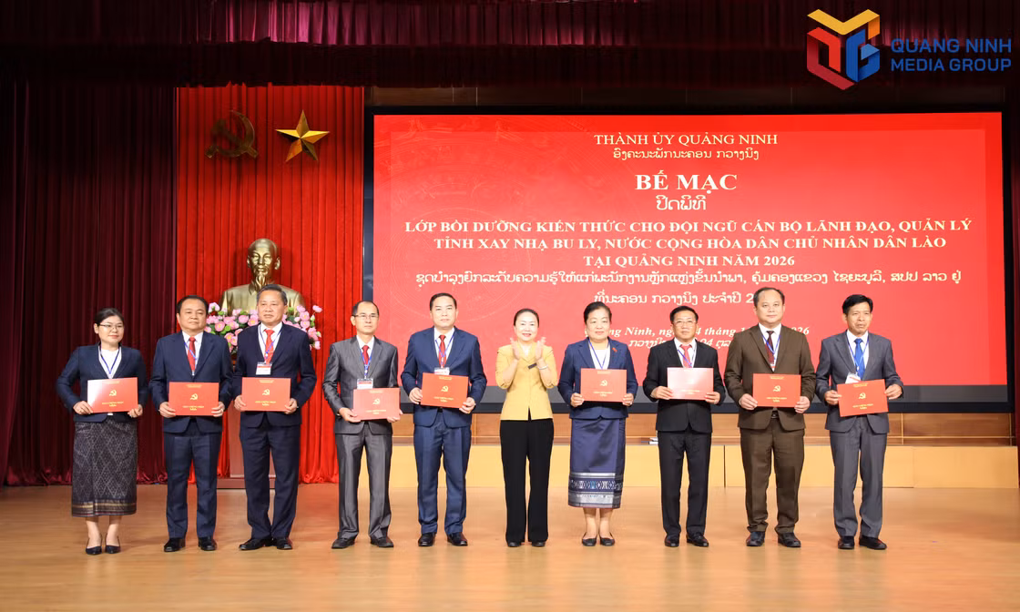 Bế mạc Lớp bồi dưỡng kiến thức cho cán bộ lãnh đạo, quản lý tỉnh Xay Nhạ Bu Ly (Lào)