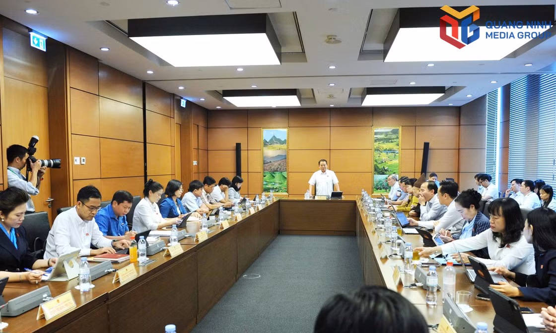 ĐBQH tỉnh Quảng Ninh tập trung góp ý đối với dự án Luật Ngân sách nhà nước (hợp nhất)