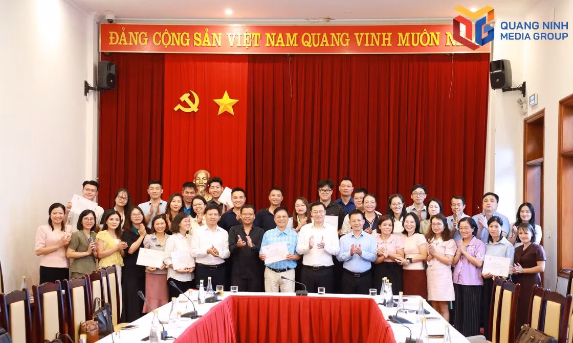Bế giảng lớp tập huấn kỹ năng sản xuất video ngắn trên mạng xã hội
