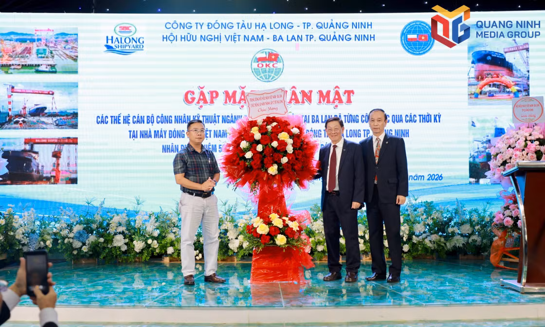 Gặp mặt các thế hệ cán bộ, công nhân học tập tại Ba Lan nhân Kỷ niệm 50 năm thành lập Công ty Đóng tàu Hạ Long