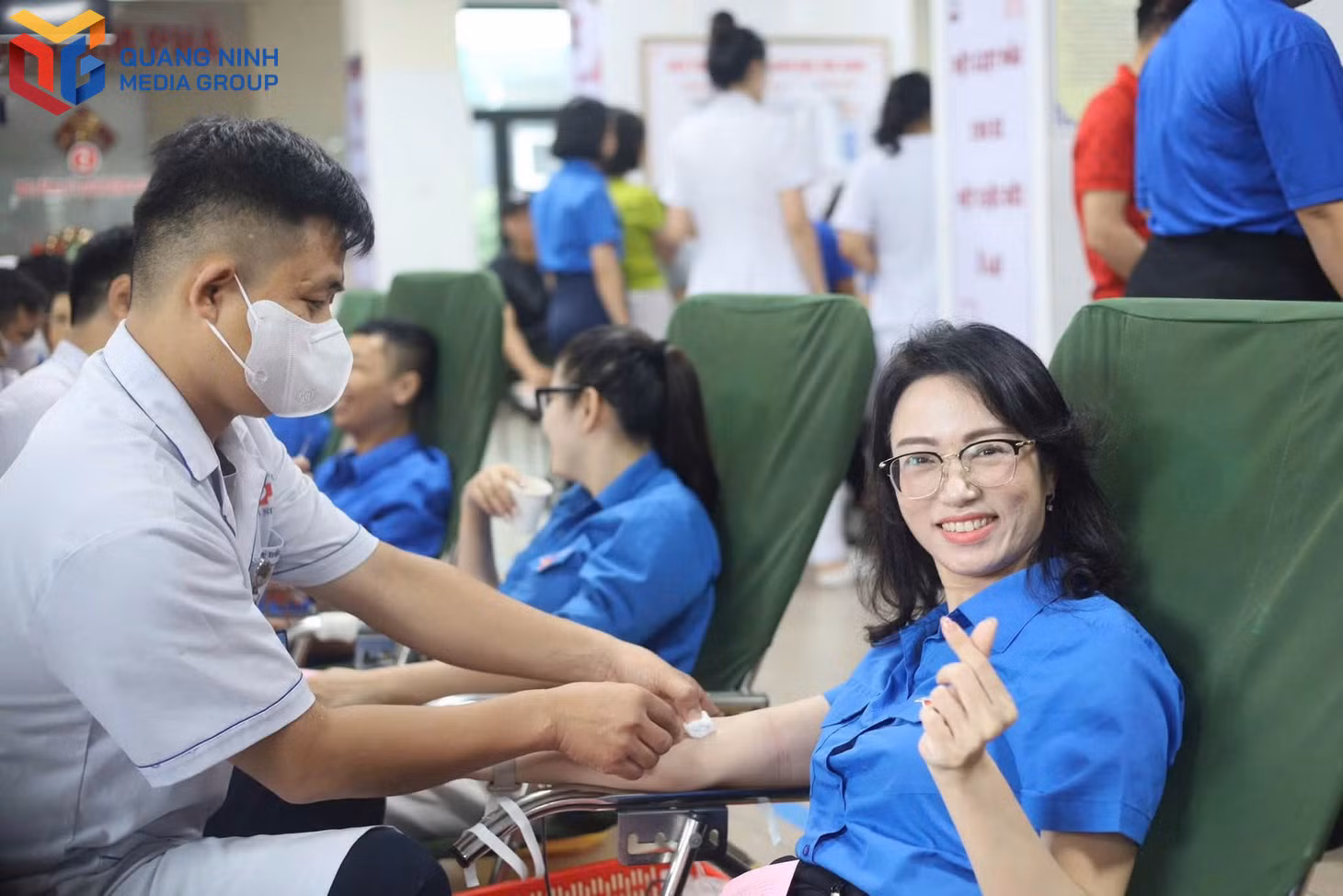 bqn_tl_chuong-trinh-hien-mau-tinh-nguyen-giot-hong-nhan-ai-gan-voi-chang-3-hanh-trinh-toi-yeu-to-quoc-toi.jpg