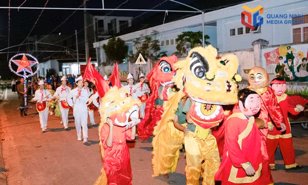 Trung thu yêu thương đến với học sinh đảo Ngọc Vừng