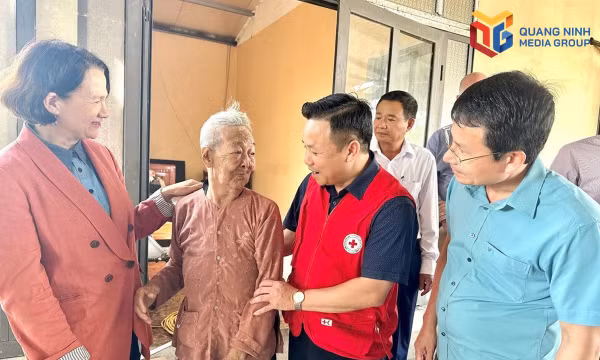  Đẩy mạnh các chương trình đối ngoại nhân đạo