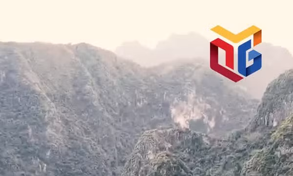 Vịnh Hạ Long - Nơi mây trời ôm trọn kỳ quan