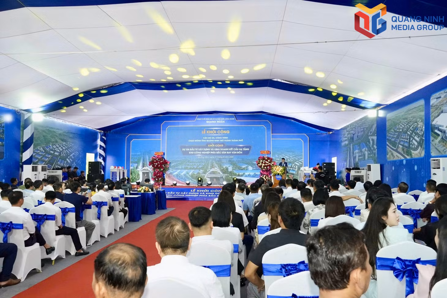 Quang cảnh buổi lễ.