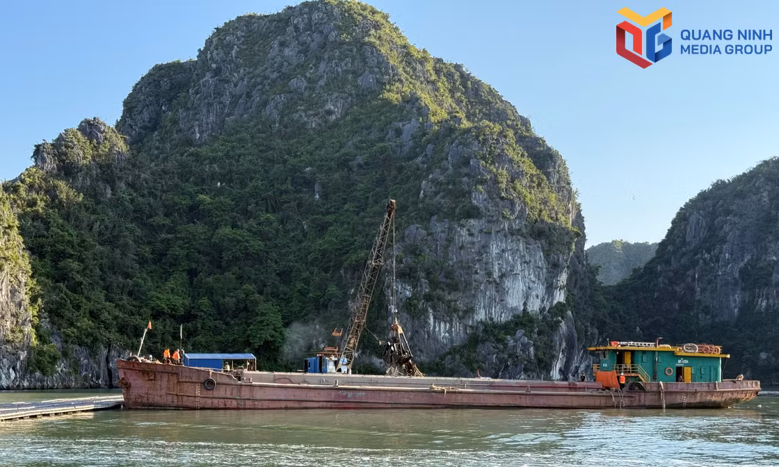 Tuần Châu xử lý bè nuôi thủy sản trái phép, bảo đảm ATGT đường thủy