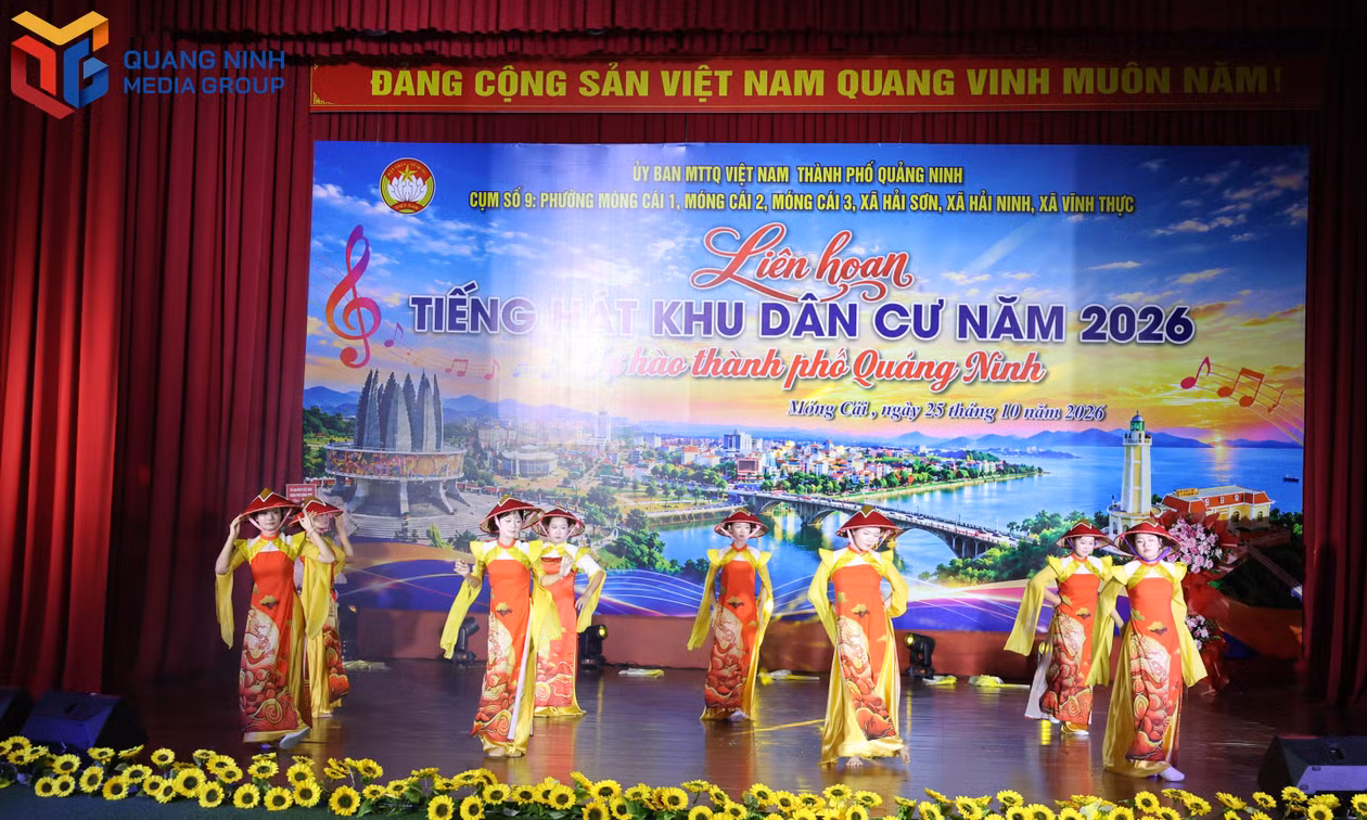 Liên hoan tiếng hát khu dân cư "Tự hào thành phố Quảng Ninh” cụm số 9