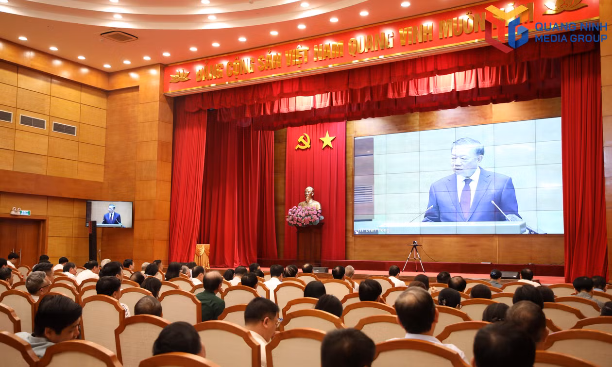 Hội nghị toàn quốc quán triệt, triển khai thực hiện Nghị quyết Trung ương 4
