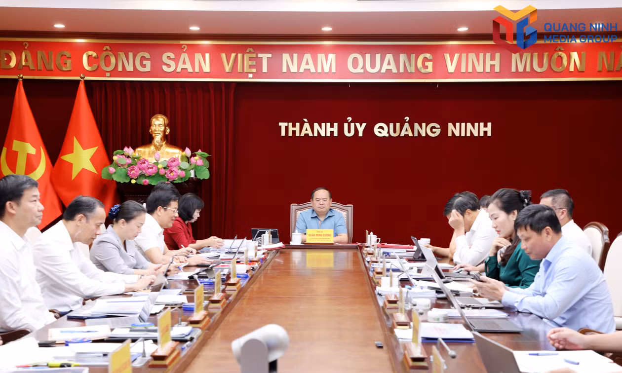 Triển khai thí điểm mô hình “trường học xã hội chủ nghĩa” và bệnh viện xã hội chủ nghĩa”