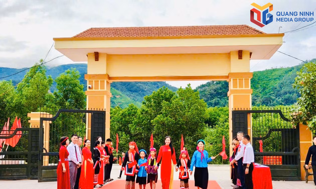 Gần 372.000 học sinh TP Quảng Ninh hân hoan khai giảng năm học mới 2026-2027