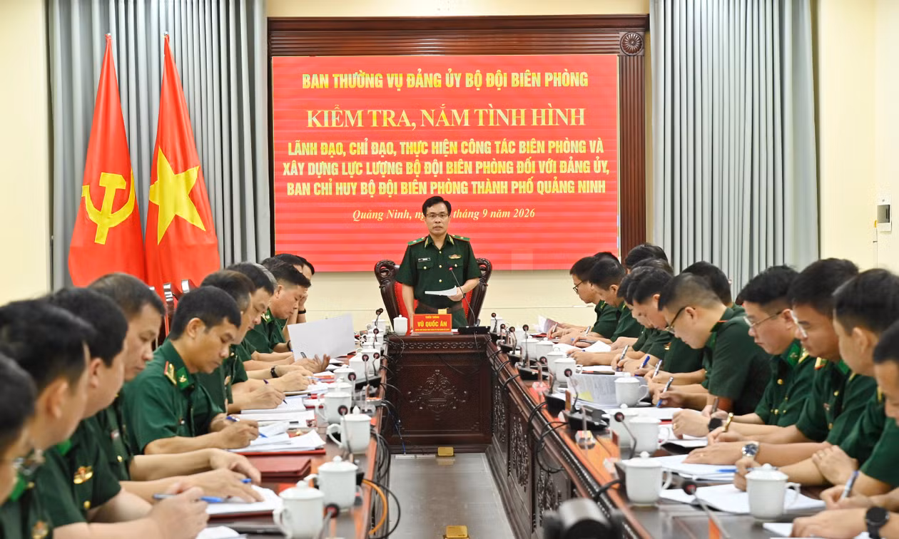 Thiếu tướng Vũ Quốc Ân quán triệt mục đích, yêu cầu nội dung làm việc.