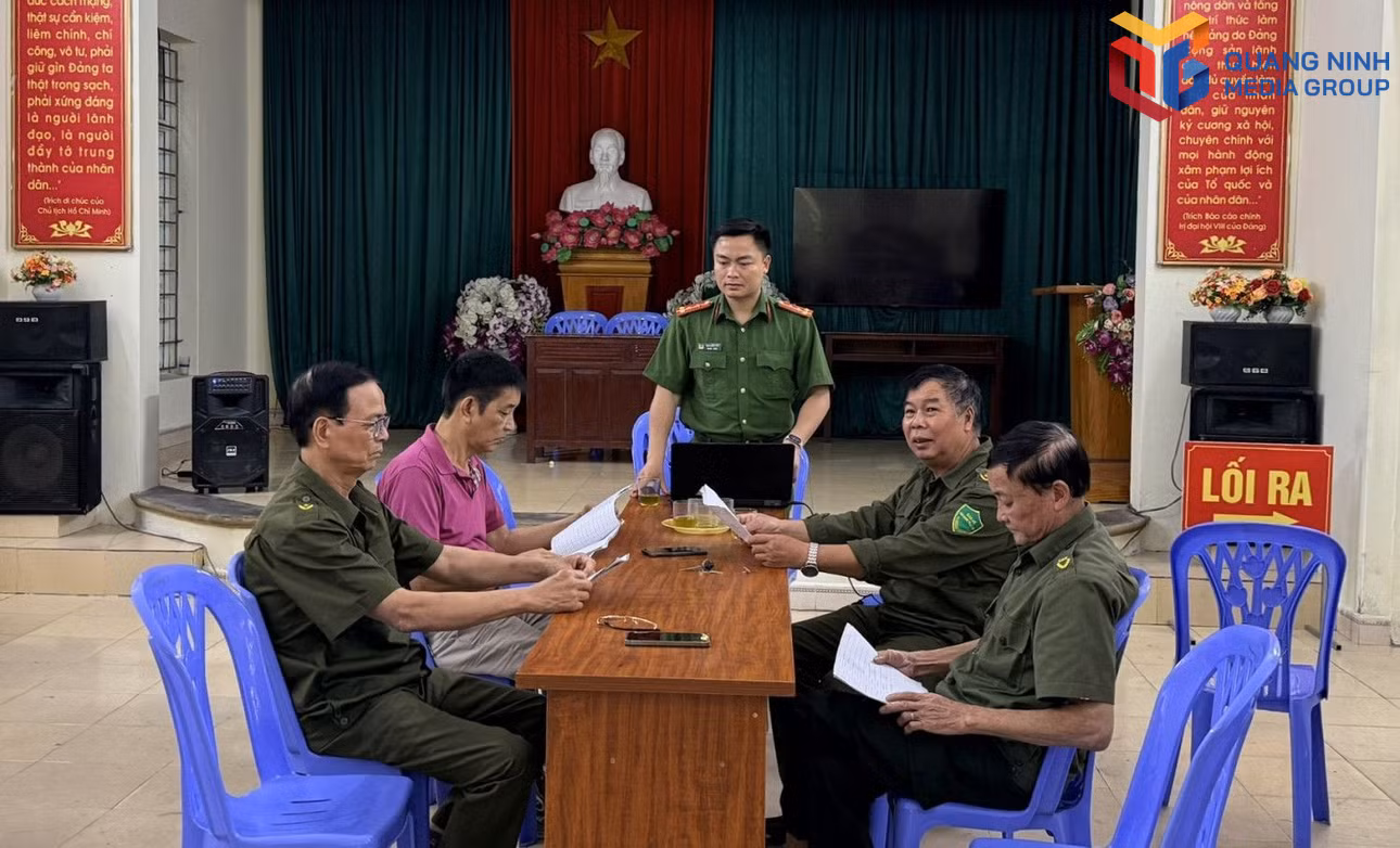bqn_tr_anh-6-cong-an-phuong-cam-pha-hop-ban-phuong-an-trien-khai-phuong-sach-ma-tuy-tren-tung-tuyen-khu-pho.jpg