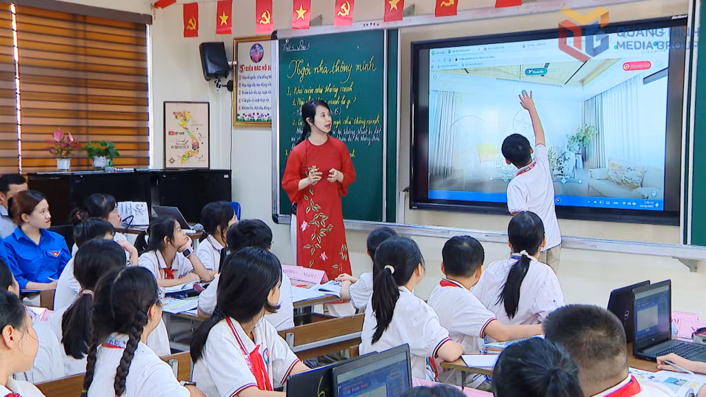 Các trường học trên địa bàn tỉnh đã ứng dụng rất nhiều công nghệ số vào việc giảng dạy học sinh.