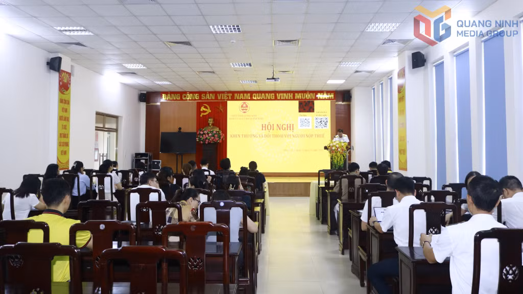 Quang cảnh hội nghị.