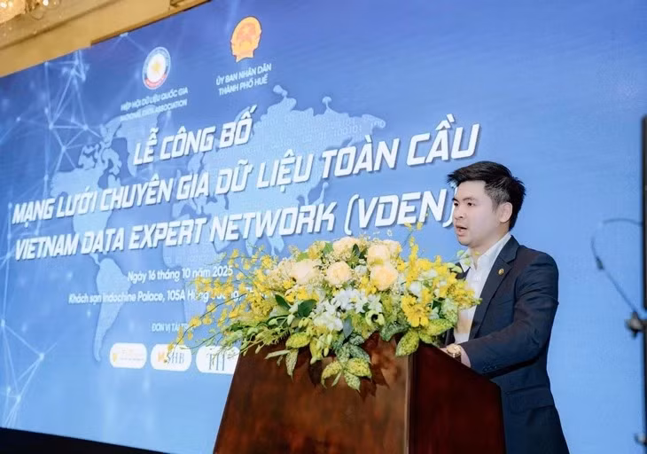 Ông Đỗ Vinh Quang (Chủ tịch HĐQT Hãng hàng không Vietravel Airlines, con trai của nhà sáng lập Tập đoàn T&amp;T Group Đỗ Quang Hiển) cũng tham gia Mạng lưới Chuyên gia dữ liệu toàn cầu của Việt Nam với vai trò Phó chủ tịch - Ảnh: LÊ ĐÌNH HOÀNG