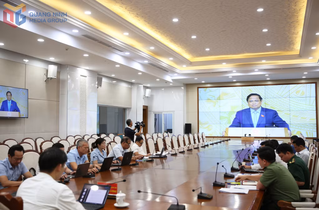 Thủ tướng Chính phủ Phạm Minh Chính phát biểu chỉ đạo tại cuộc họp.