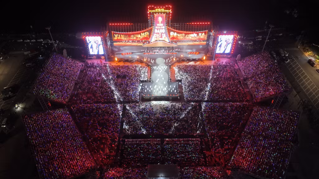 “Hạ Long Concert 2025” với góc nhìn đặc biệt từ trên cao.