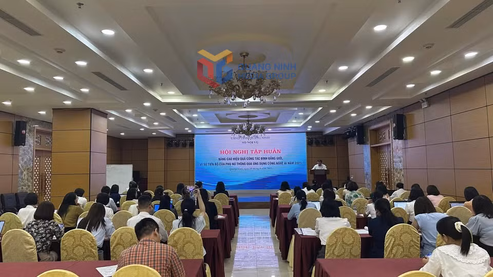 Trung tâm Công tác xã hội - Ngôi nhà Ánh Dương Quảng Ninh tham gia tập huấn Nâng cao hiệu quả công tác bình đẳng giới, vì sự tiến bộ của phụ nữ thông qua ứng dụng công nghệ AI.