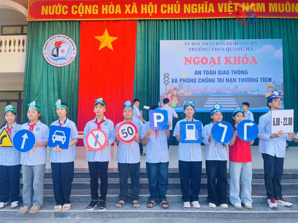 Trường THCS Quảng Hà tổ chức ngoại khóa về An toàn giao thông và phòng, chống tai nạn thương tích vào tháng 9/2025.