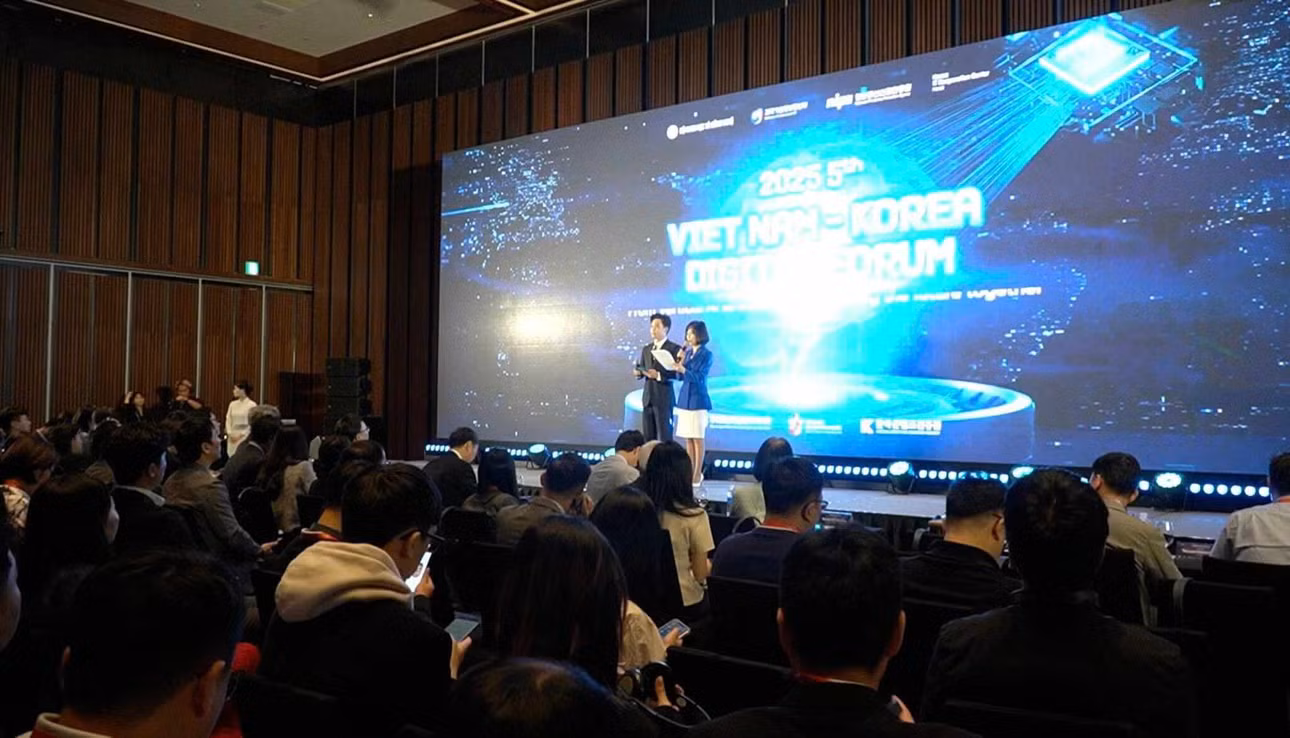 Ngày 29.10, Bộ Khoa học và Công nghệ phối hợp tổ chức Diễn đàn số Việt - Hàn với chủ đề “Từ AI chuyên biệt theo ngành đến AI bao trùm: Hàn - Việt tương lai cùng kiến tạo”. Ảnh: Hạo Thiên