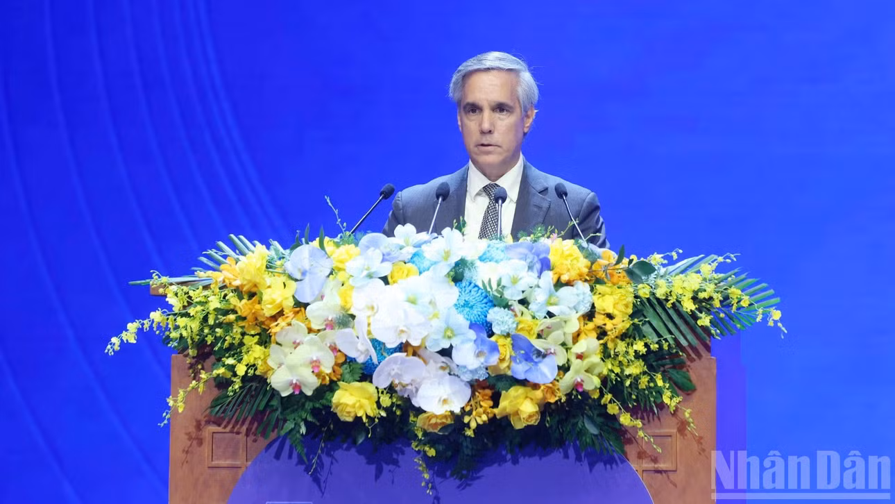 Ông John Brandolino, đại diện Cơ quan Phòng, chống Ma túy và Tội phạm của Liên hợp quốc (UNODC) phát biểu. (Ảnh: THỦY NGUYÊN)