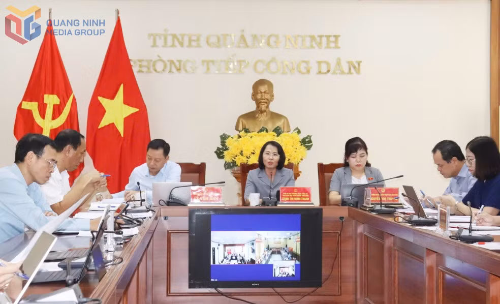 Đồng chí Trịnh Thị Minh Thanh, Phó Bí thư Thường trực Tỉnh uỷ, Chủ tịch HĐND tỉnh chủ trì buổi tiếp công dân.