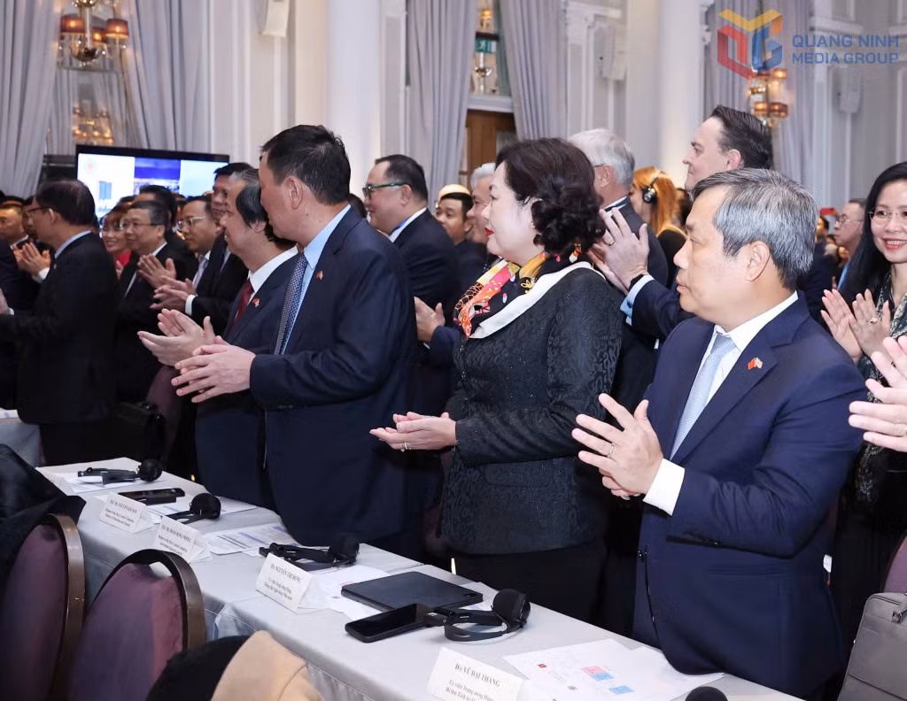 Đồng chí Vũ Đại Thắng, Ủy viên Trung ương Đảng, Bí thư Tỉnh ủy, Trưởng Đoàn ĐBQH tỉnh Quảng Ninh tham gia các hoạt động trong chuyến thăm chính thức Liên hiệp Vương quốc Anh và Bắc Ireland của Tổng Bí thư Tô Lâm và Phu nhân Ngô Phương Ly cùng Đoàn đại biểu cấp cao Việt Nam.