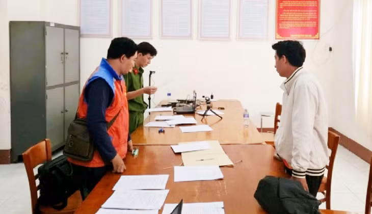 Vinh và Vẹn thời điểm bị bắt giam - Ảnh: Công an cung cấp