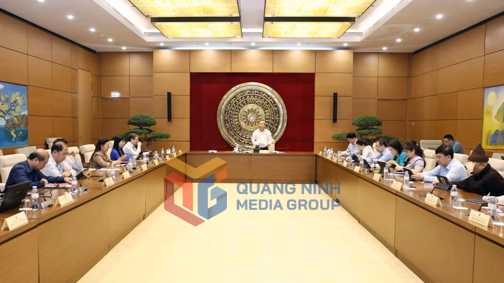 2025_10_Đoàn ĐBQH tỉnh Quảng Ninh góp ý vào dự thảo Luật Hàng không dân dụng Việt Nam (sửa đổi), Luật Viên chức (sửa đổi). Ảnh: Nguyễn Thanh