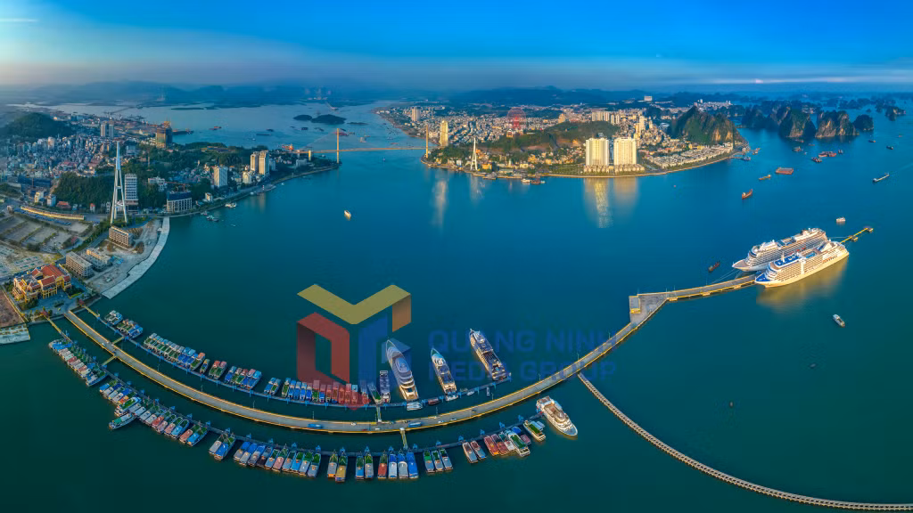 2023-12_Vịnh Cửa Lục. Ảnh Hoàng Ngọc Nghĩa.