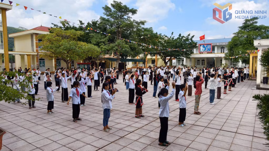 Các em học sinh